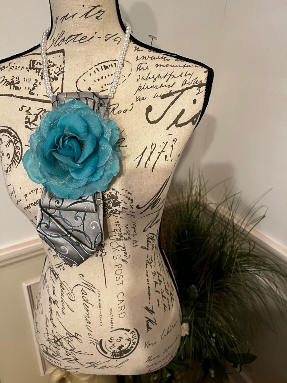 Pearl Necktie Necklace with Teal Flower